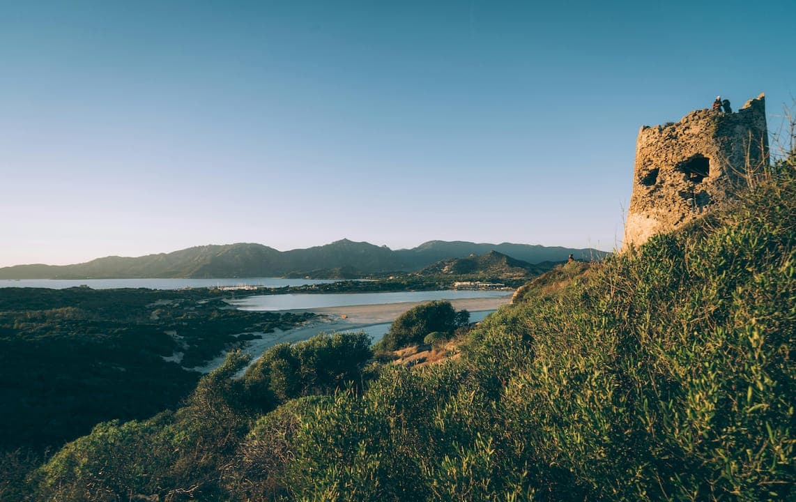 Sardinian architecture: 7,000 Nuraghes and Gallura stazzi
