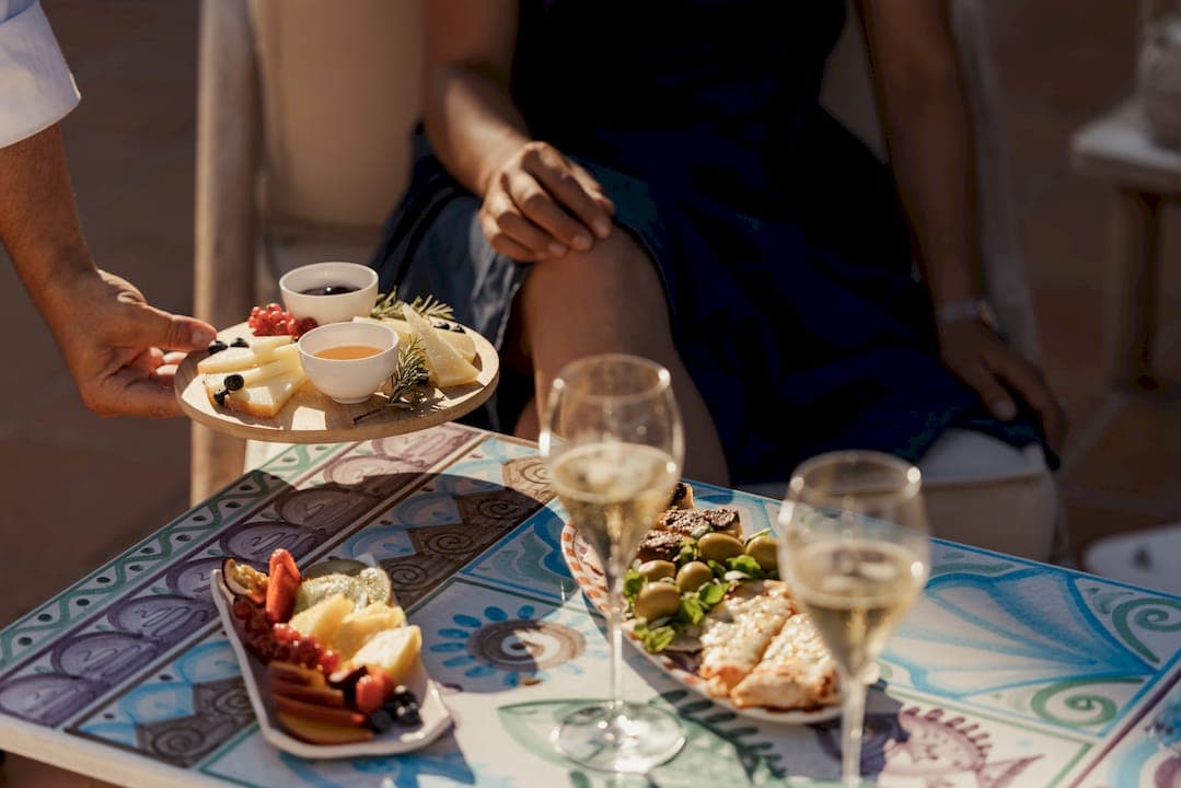 Discover the true flavours of Sardinia by dining locally